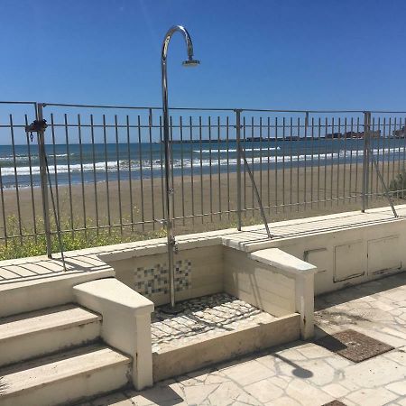 La Casa Sulla Spiaggia Apartman Nettuno Kültér fotó