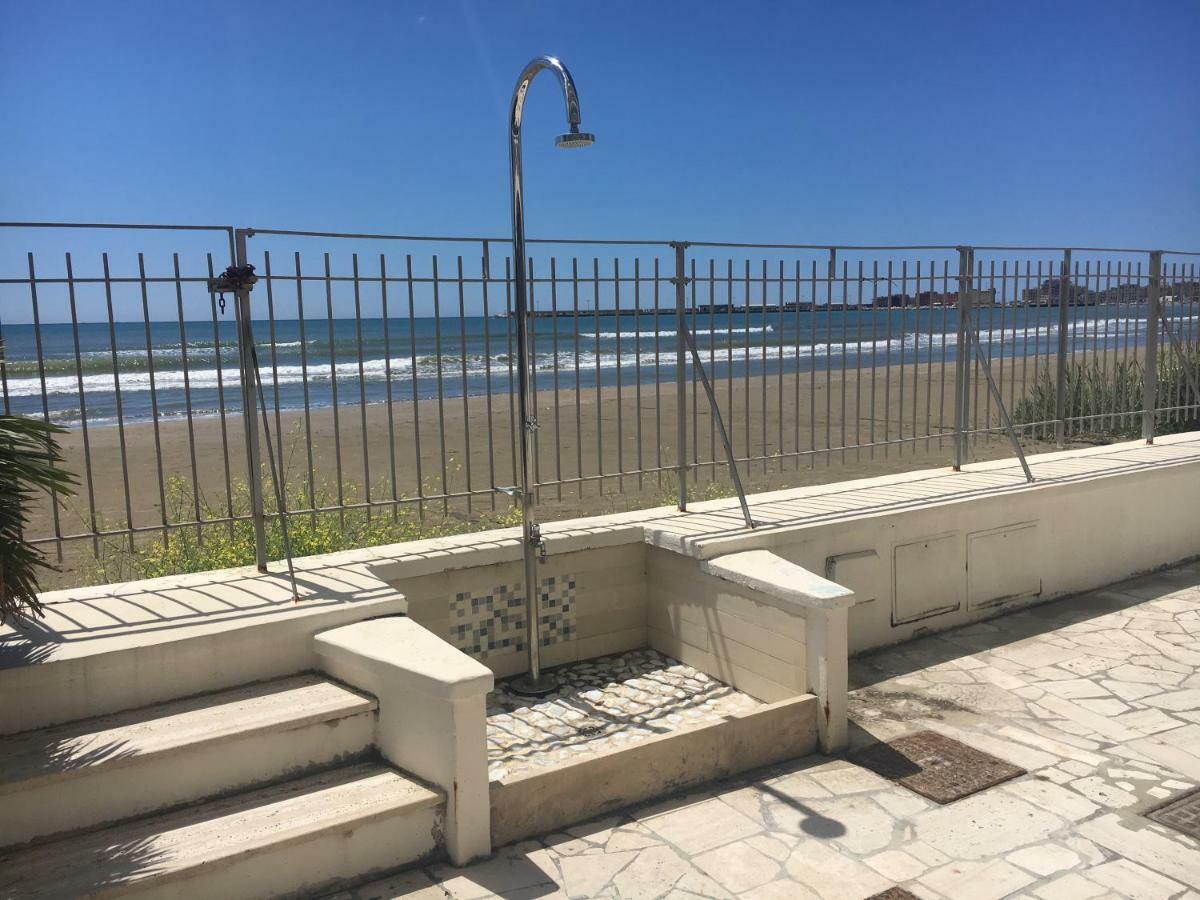 La Casa Sulla Spiaggia Apartman Nettuno Kültér fotó